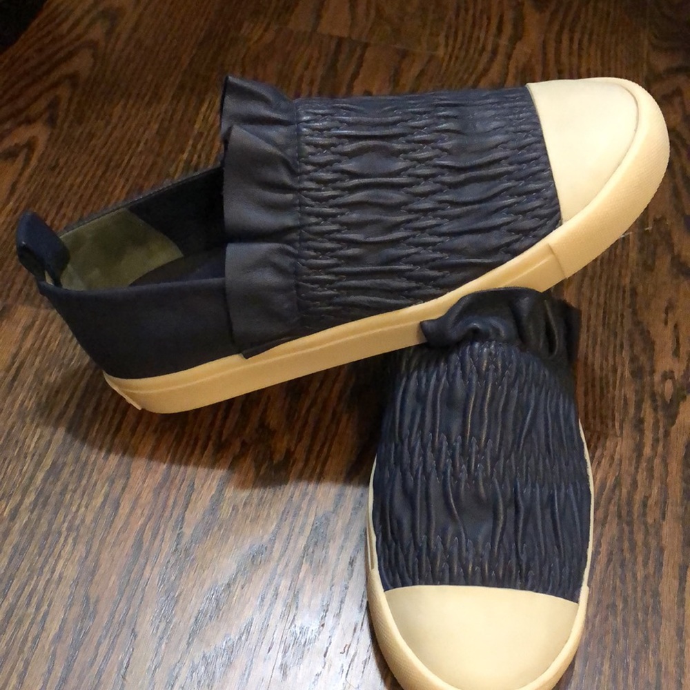 MERCEDES CASTILLO navy ruffle slip on Antoinette-size US7 /37 EU - Picture 8 of 10